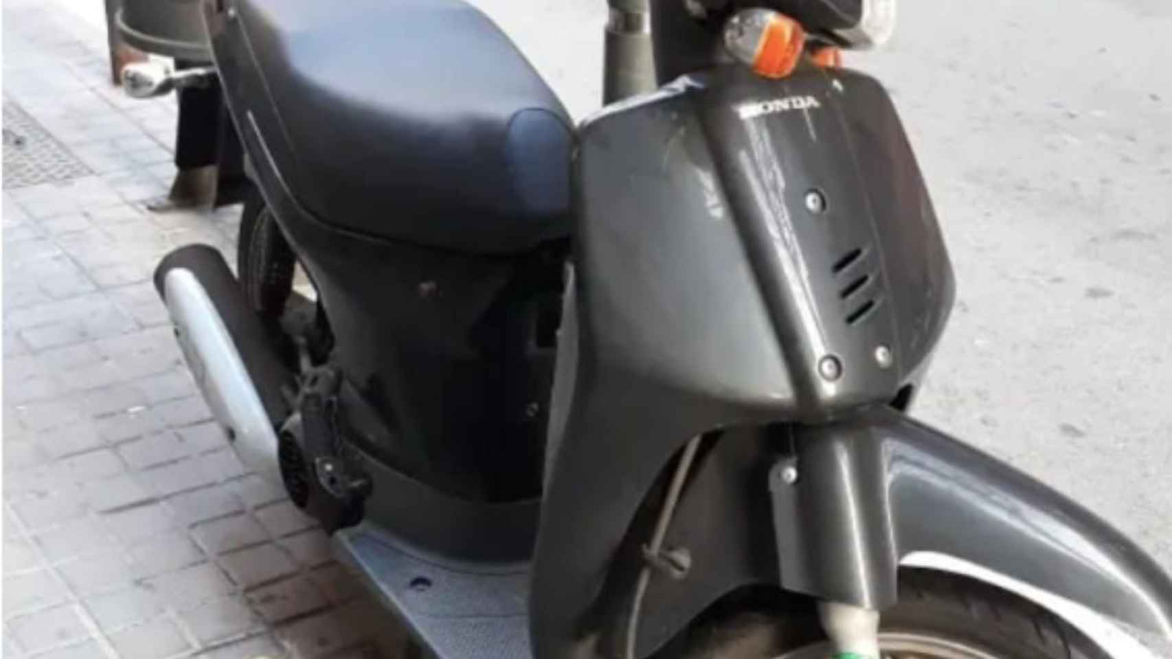 La moto recuperada por la Guardia Urbana de Barcelona / GUARDIA URBANA vía TWITTER