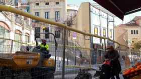 Falta terminar de reurbanizar vías como la calle Olván y la calle Nínive /HUGO FERNÁNDEZ