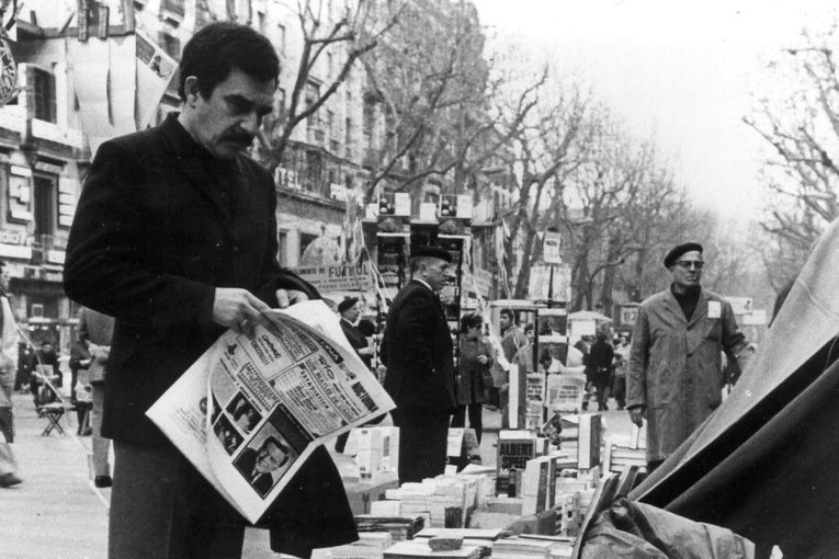 El escritor Gabriel García Márquez en La Rambla de Barcelona / Archivo