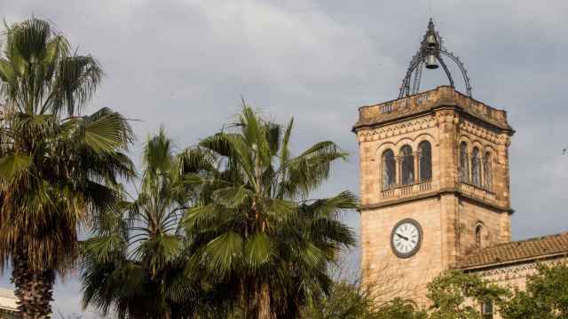 La torre de la Universitat de Barcelona (UB) donde se encuentran las campanas centenarias / EFE