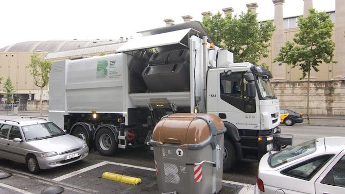 Camión de la recogida de basuras, en Barcelona.