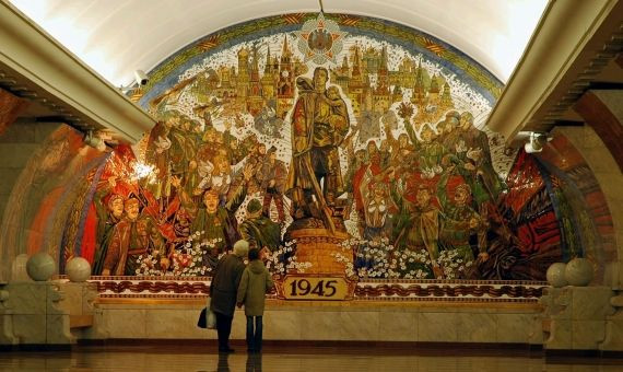 Fresco realizado en una de las estaciones de metro de Moscú 