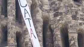 La pancarta colgada en la Sagrada Família este sábado / @CDREixampleDret