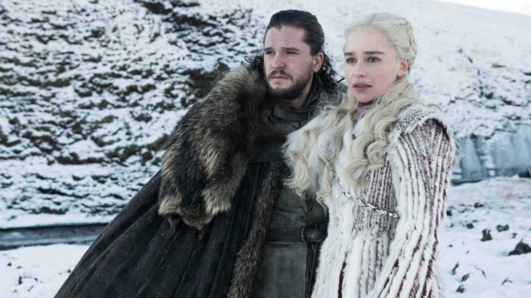 Jon Snow y Daenerys Targaryen en la nueva temporada de Juego de Tronos / HBO