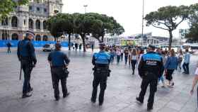 Mossos y Urbana despliegan un operativo policial estable contra el ‘top manta’ / EUROPA PRESS