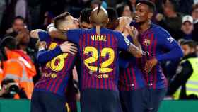 Los jugadores del Barça celebran el gol de Messi / EFE