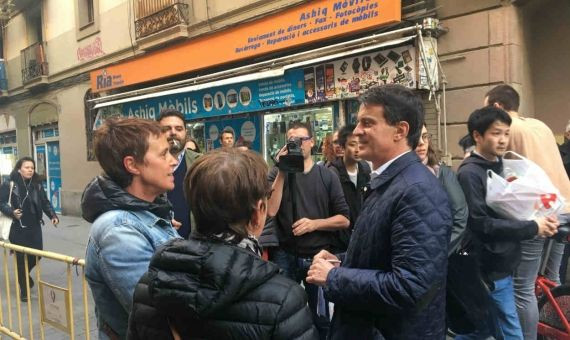 El candidato ha conversado con dos francesas que viven en Barcelona / CR