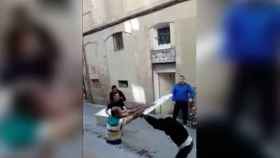 Fotograma de uno de los vídeos con las peleas en Ciutat Vella