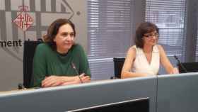 Ada Colau junto con Mercedes Vidal / EUROPA PRESS