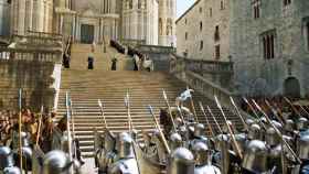 El set de 'Juego de Tronos' en la plaza dels Jurats de Girona / HBO