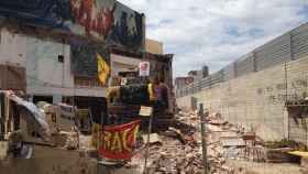 El edificio de Can Vies, medio derrumbado, en junio de 2014 / EP
