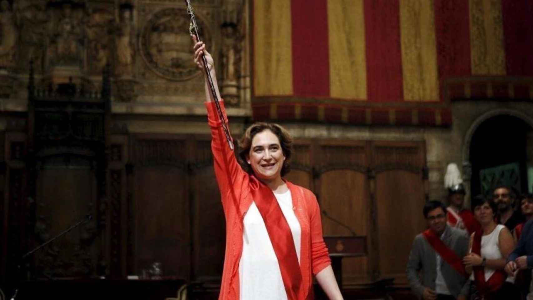 Ada Colau durante su toma de posesión como alcaldesa de Barcelona / EFE