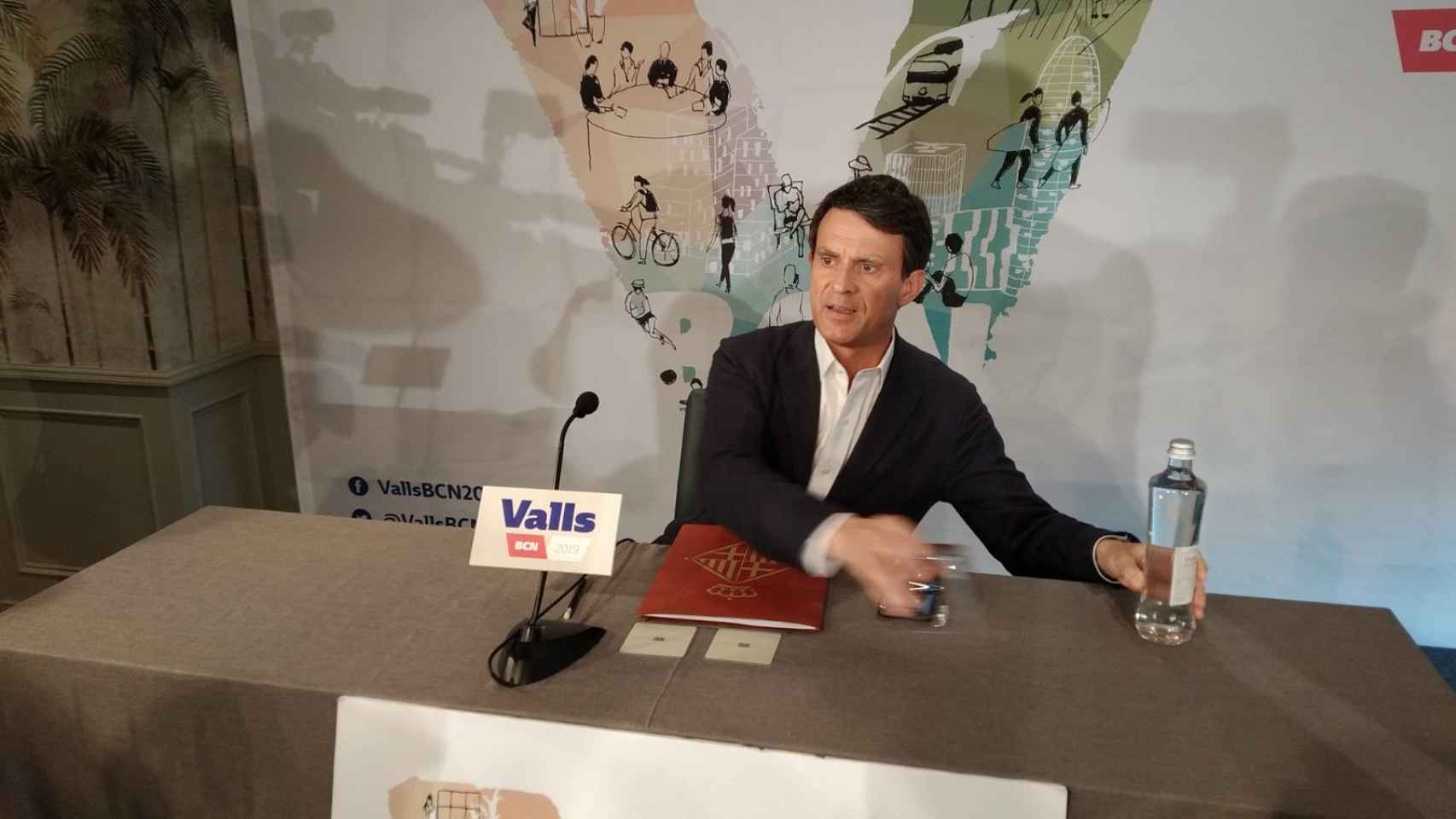 Manuel Valls, en la rueda de prensa / JORDI SUBIRANA