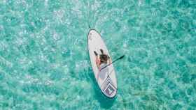 El 'paddle surf' es una de las actividades acuáticas más divertidas que disfrutar este verano / PIXABAY