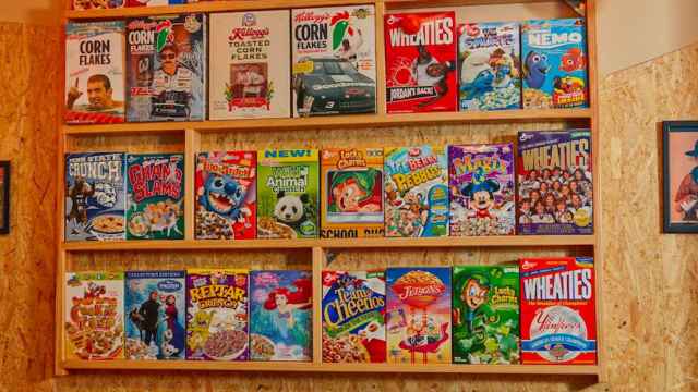 Interior del Cereal Hunters Café, una de las tiendas con cereales de colores de Barcelona / CEREAL HUNTERS CAFÉ