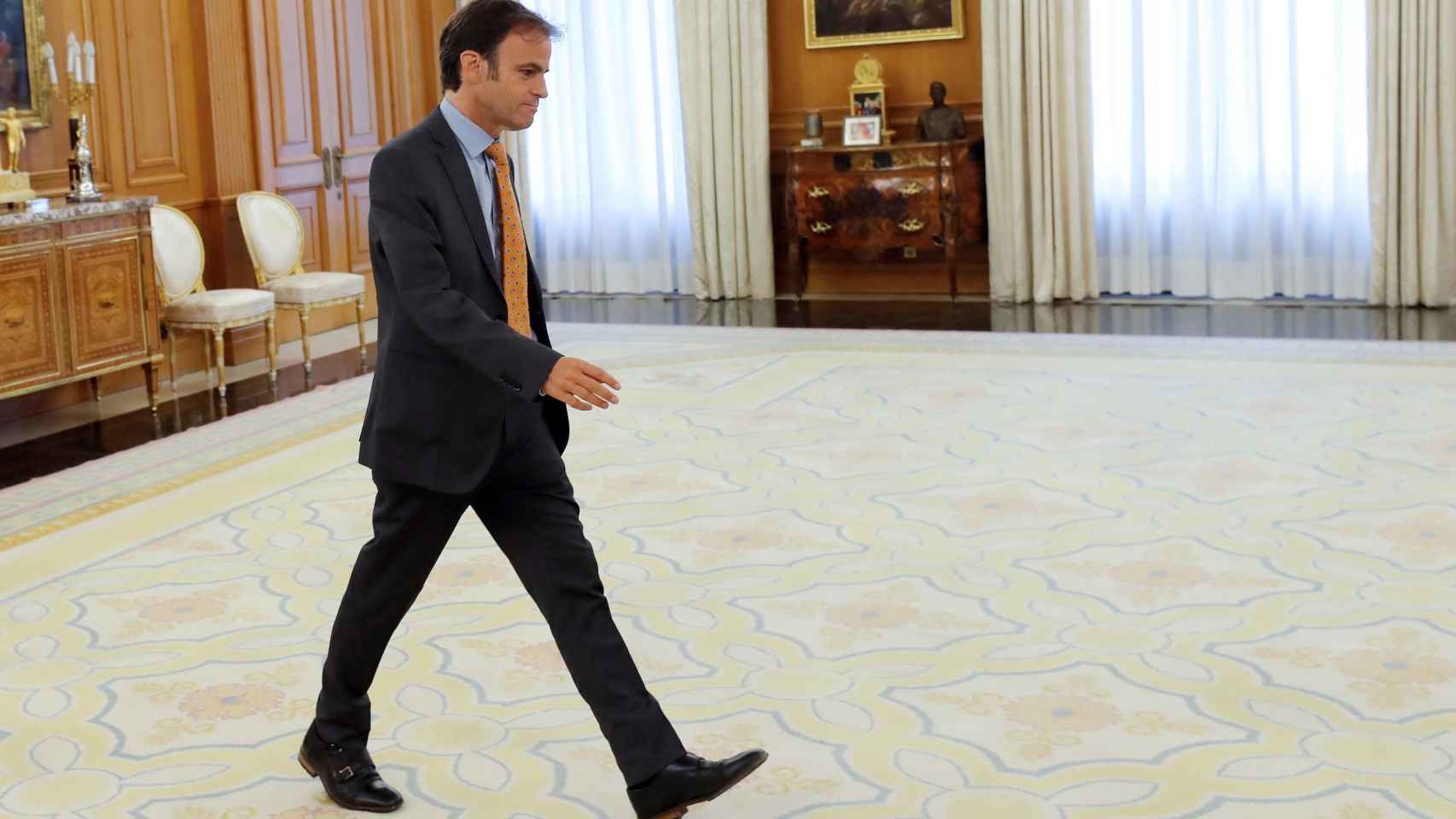 El diputado de En Comú Podem, Jaume Asens, en su visita al Rey en el Palacio de la Zarzuela / EFE