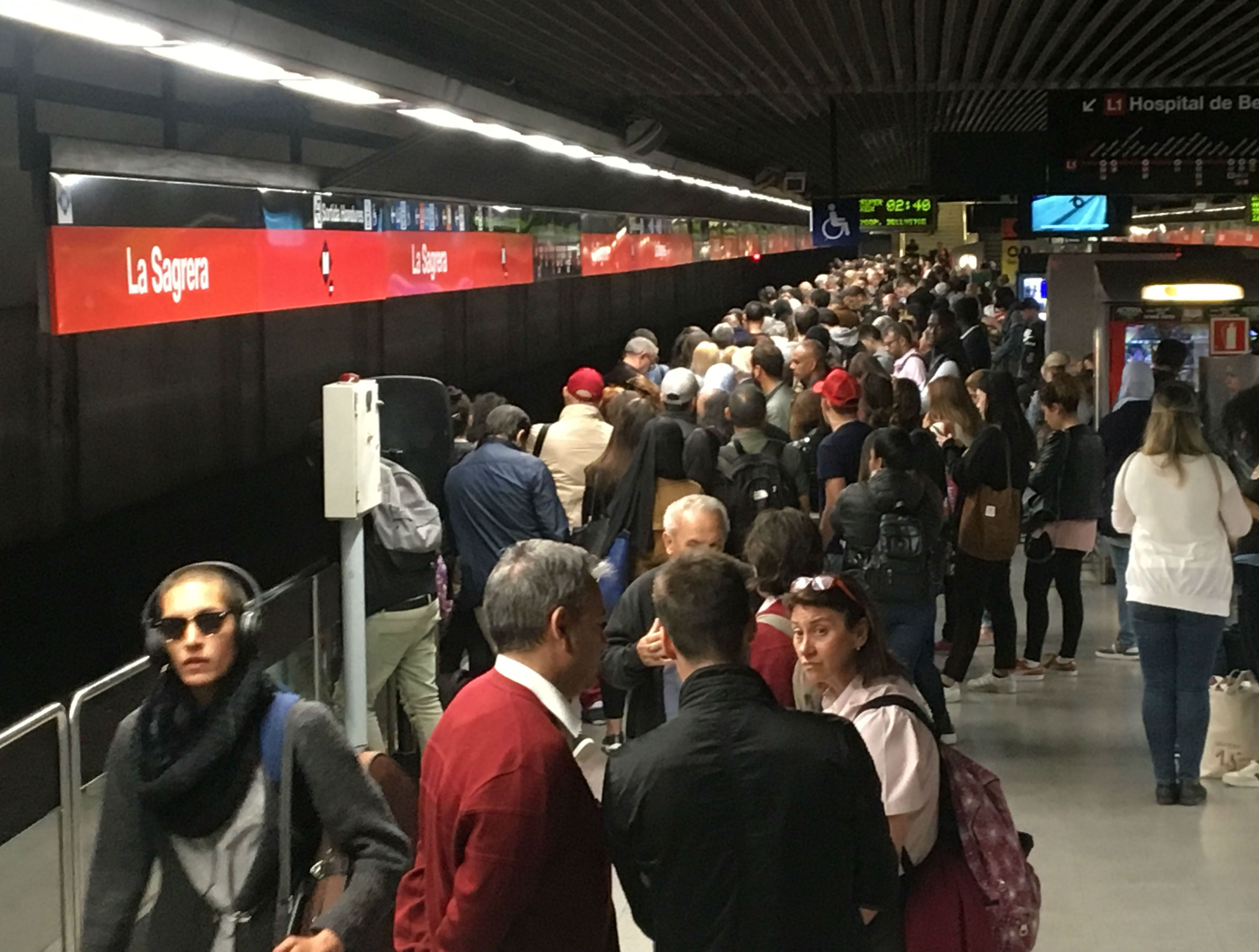 La estación de metro de la Sagrera durante la pasada huelga / CARLOS RUFAS