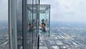 Mirador de la Torre Willis de Chicago que se resquebrajo en cuestión de segundos