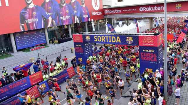 Deportistas en la salida de la Cursa del Barça de Barcelona / FC Barcelona