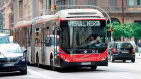 Un bus de TMB circulando por Barcelona / TMB