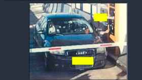 Imagen captada por las cámaras de seguridad del vehículo que atropelló a un joven la noche de Fin de Año en Barcelona / GU