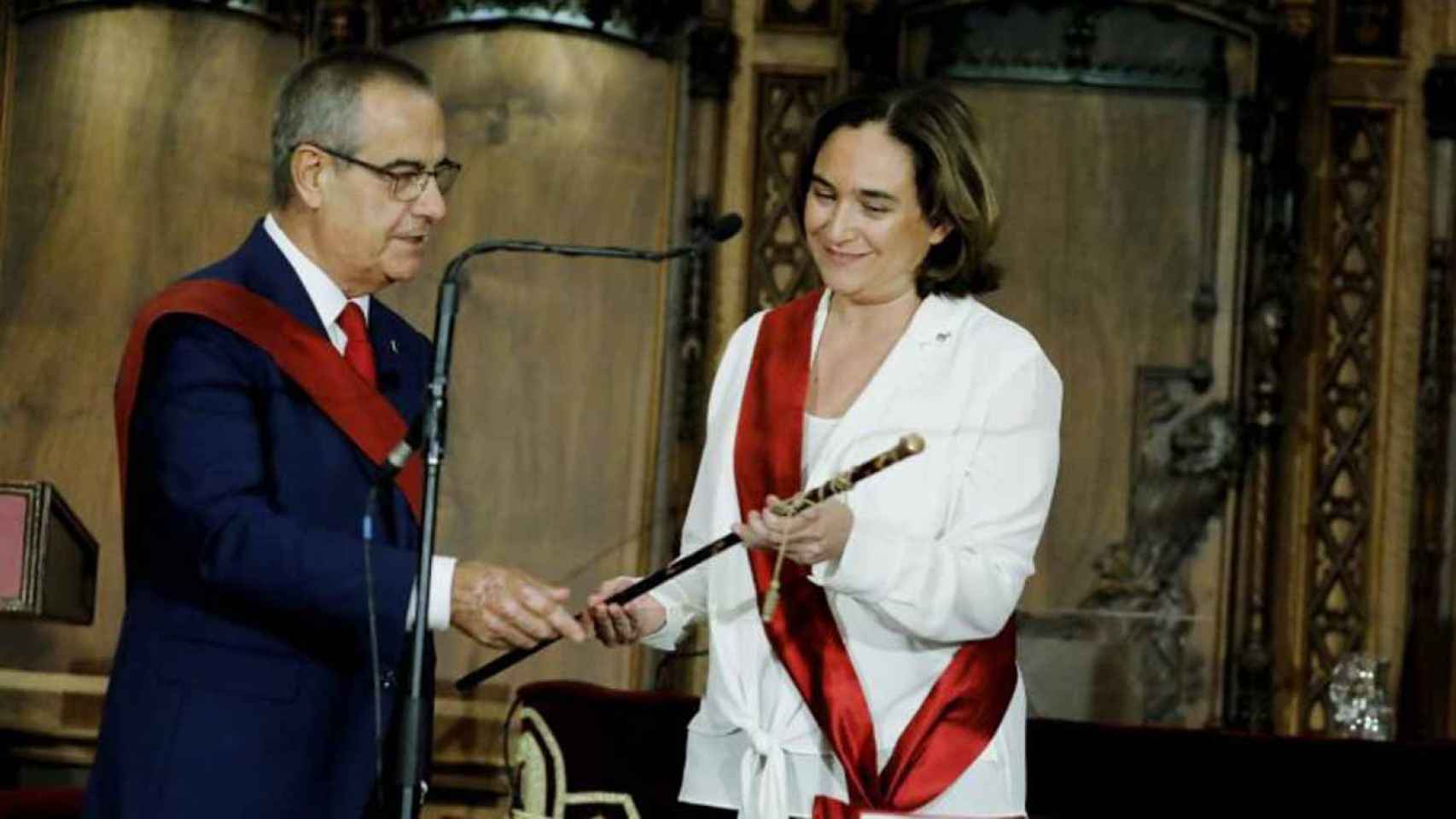 Celestino Corbacho (Ciudadanos) junto a la alcaldesa Ada Colau