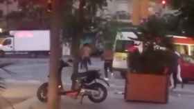 Brutal pelea entre dos grupos de personas en el centro de Barcelona