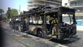 Así ha quedado el autobús tras el incendio