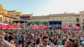Multitud de asistentes en una edición pasada del Share Festival en el Poble Espanyol / MA