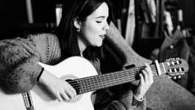 La cantautora Ángela González en uno de sus conciertos en redes sociales