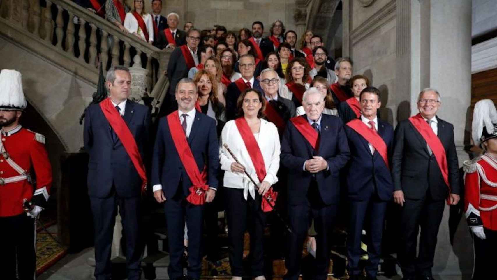 Los nuevos regidores del Ayuntamiento, con Ada Colau al frente / AYUNTAMIENTO DE BARCELONA