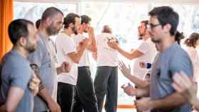 Alumnos de artes marciales en una sesión para defenderse / BARCELONA MARTIAL ARTS