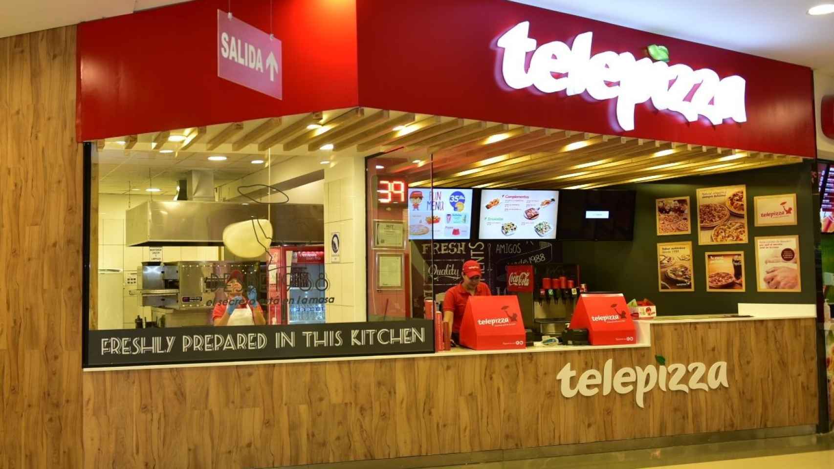 Exterior de un local comercial de la compañía Telepizza