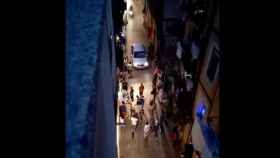 Pelea en la calle de Sant Pacià, en el Raval / @BCNHELPERS