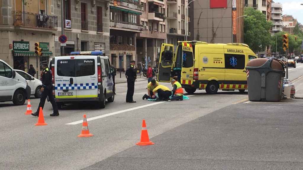 Accidente en el cruce entre la calle Independència y Aragó / PROU TRÀNSIT