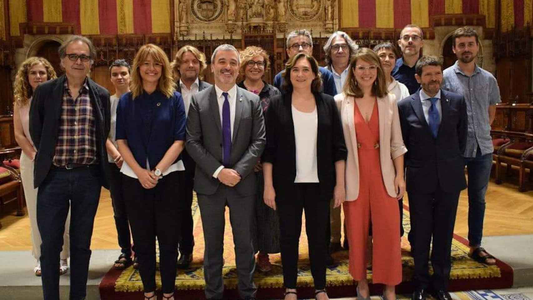 Los regidores del nuevo gobierno del Ayuntamiento de Barcelona / TWITTER JAUME COLLBONI