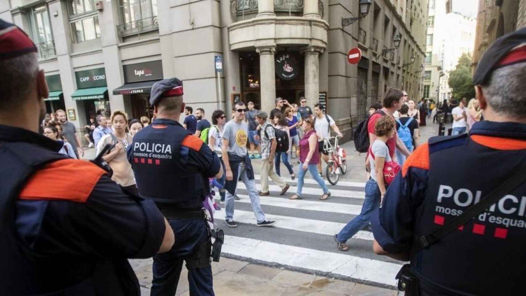 Agentes de los Mossos d'Esquadra en Barcelona / EFE