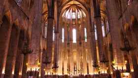 Interior de la basílica de la Catedral del Mar / CATEDRAL DEL MAR
