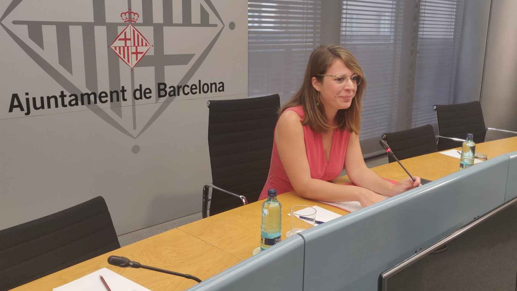 La teniente de alcalde de Urbanismo de Barcelona, Janet Sanz, durante una rueda de prensa / EUROPA PRESS