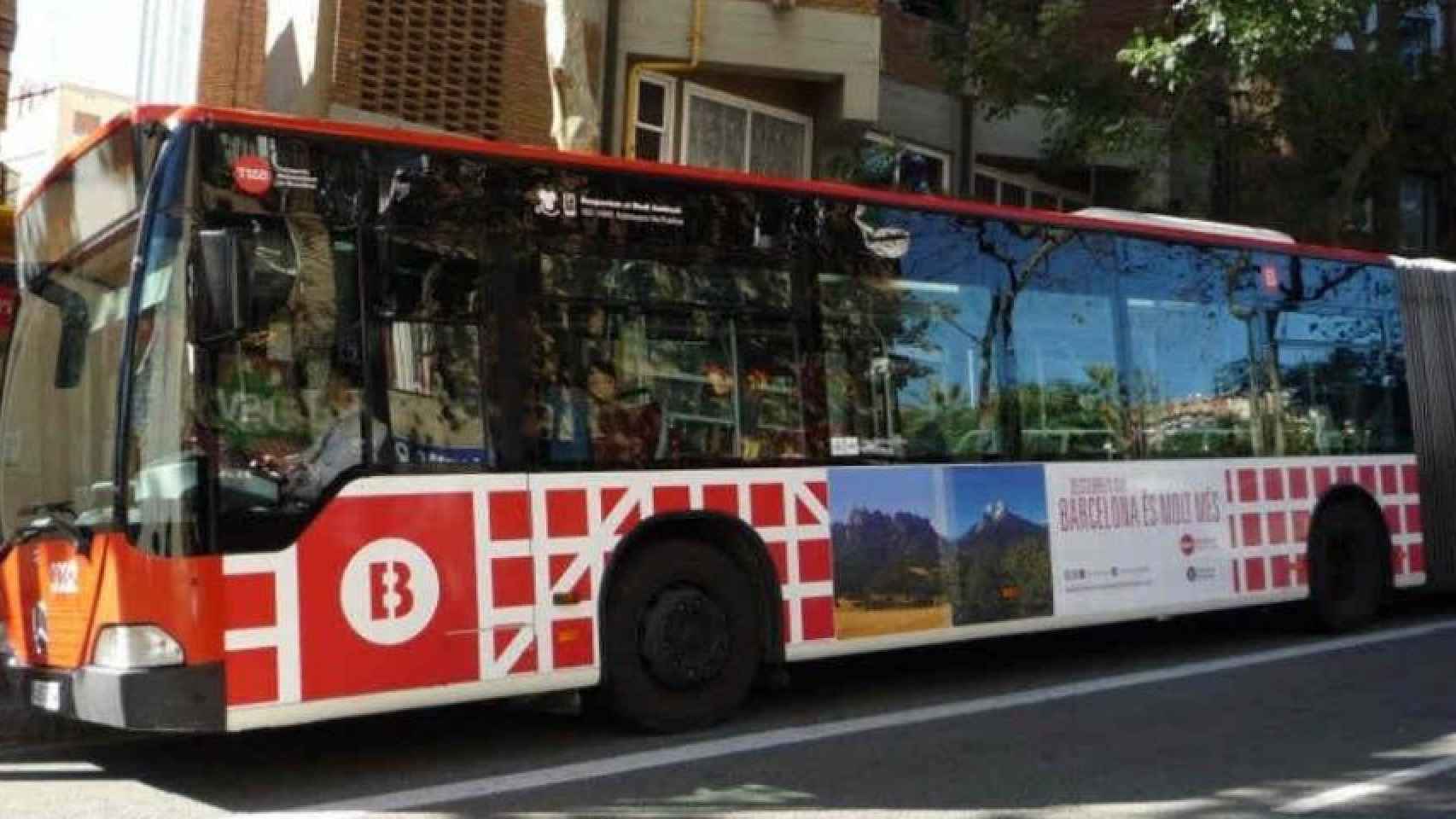 Autobús de TMB en Barcelona / AJ BCN