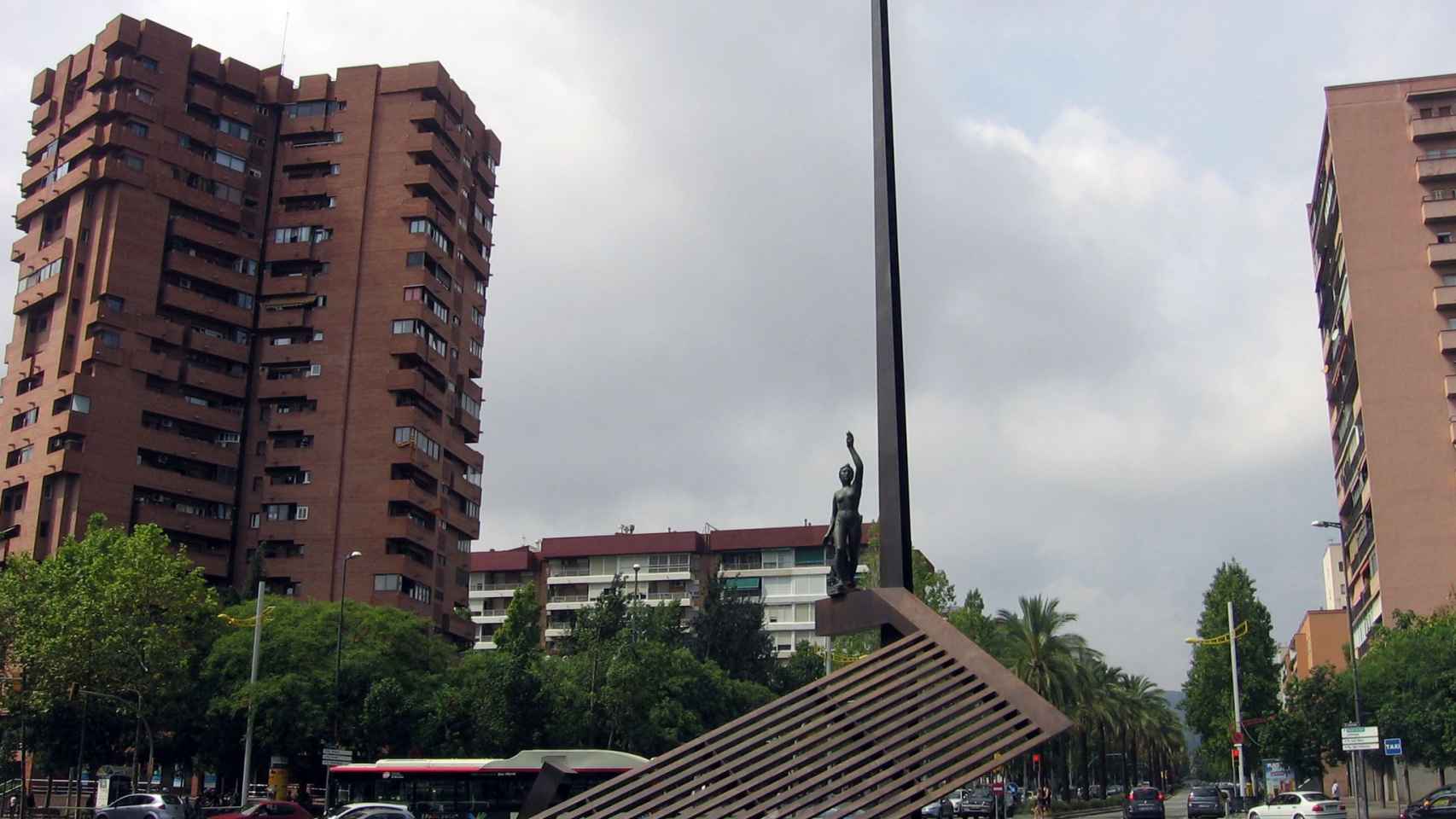 Plaza de la República, situada en el distrito de Nou Barris de Barcelona