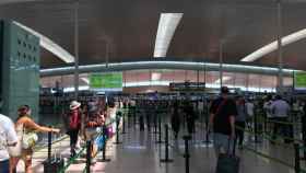 El control de seguridad de la T1 del aeropuerto de Barcelona / METRÓPOLI ABIERTA