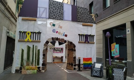 La fachada de 'Ca la Gràcia' durante las fiestas / P. B. 