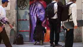 Bronik, la grafitera que pinta murales de colores en Barcelona