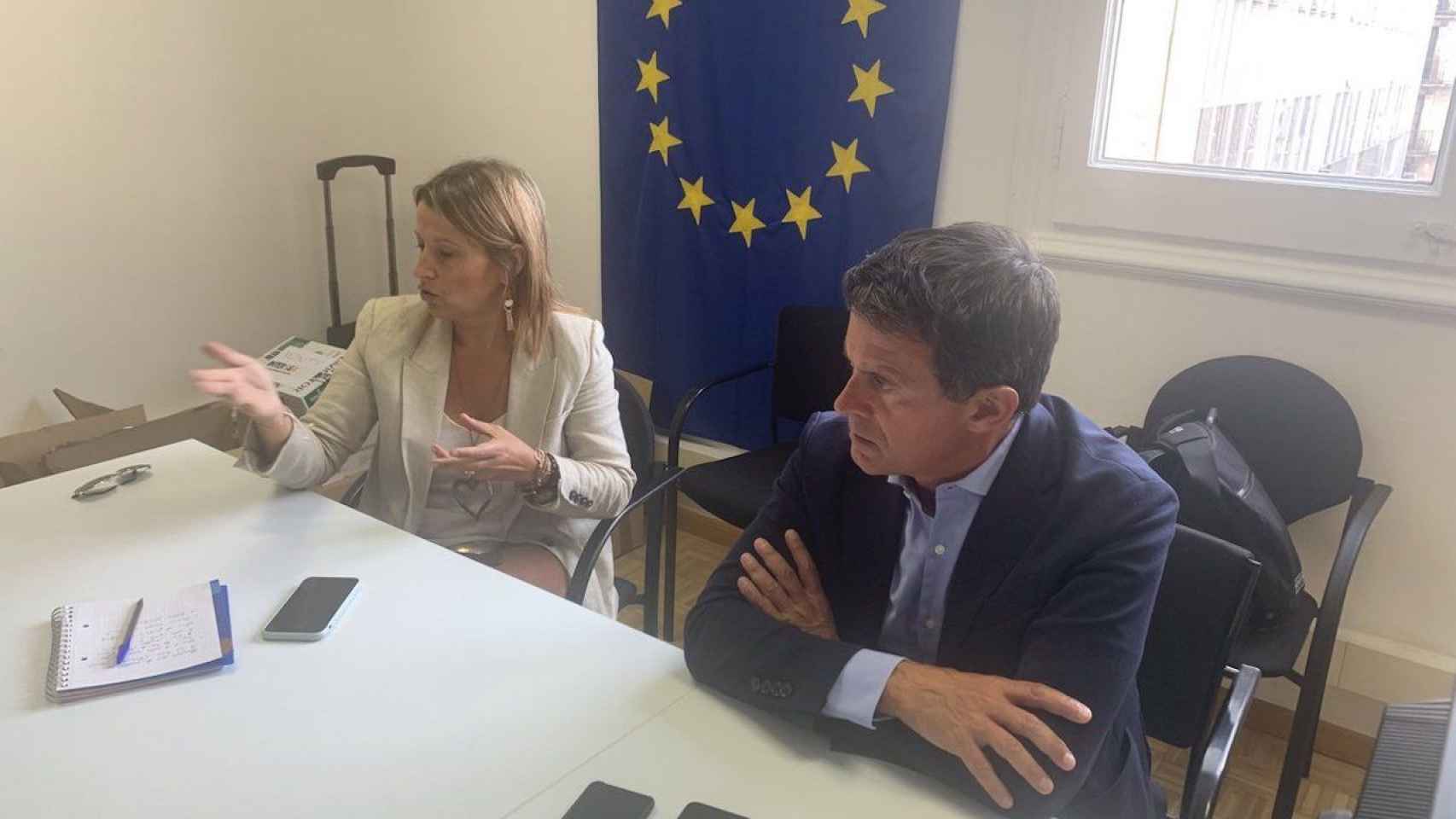 Eva Parera junto con Manuel Valls en el Ayuntamiento / BARCELONA PEL CANVI