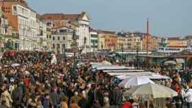 Turismo en masa en la ciudad de Venecia
