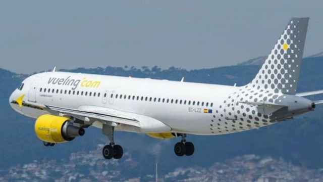 Avión despegando en Barcelona-El Prat / EFE