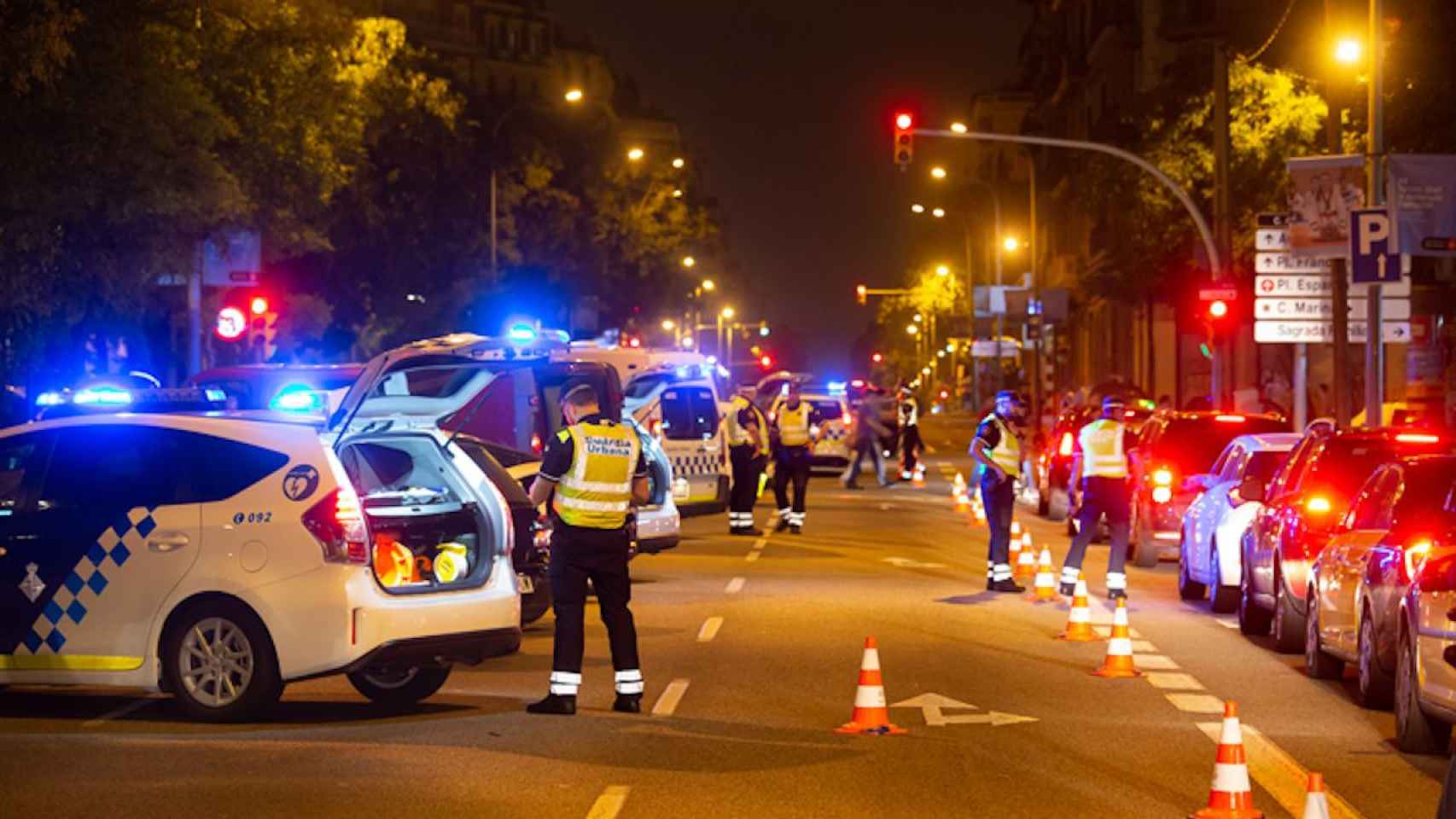 Macrocontrol de alcohol y de drogas de la Guardia Urbana en Barcelona / AYUNTAMIENTO DE BARCELONA