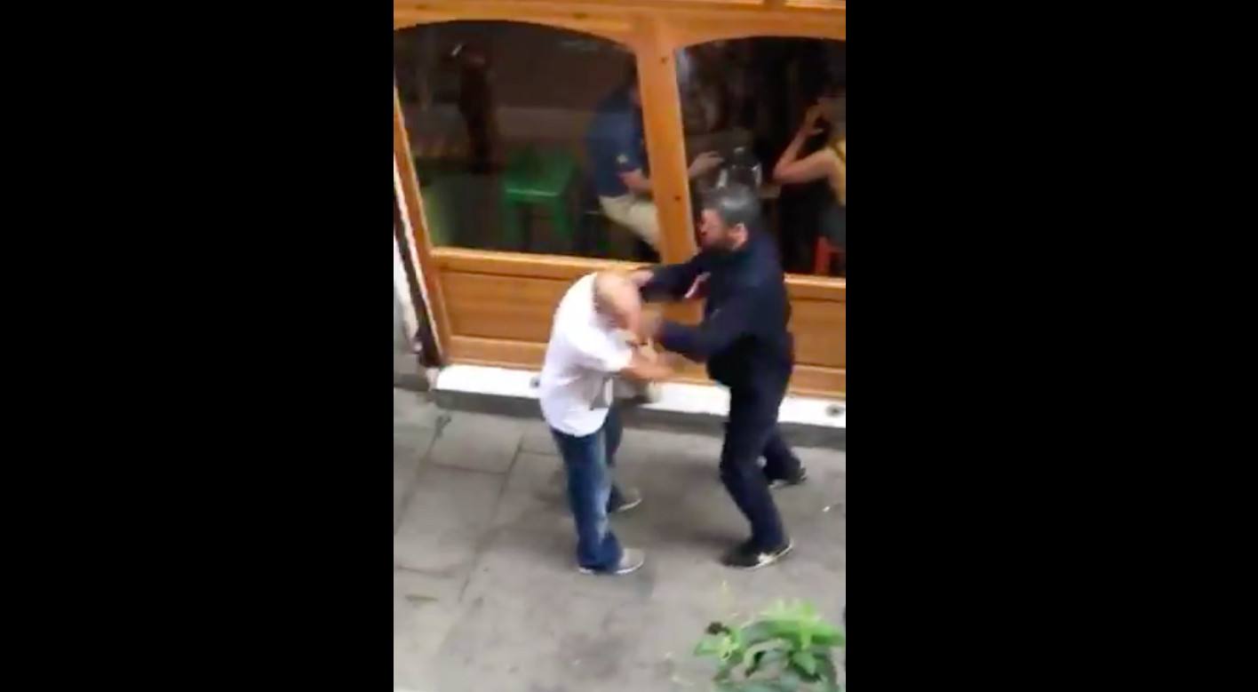 Dos personas se enfrentan en el Gòtic tras un intento de robo