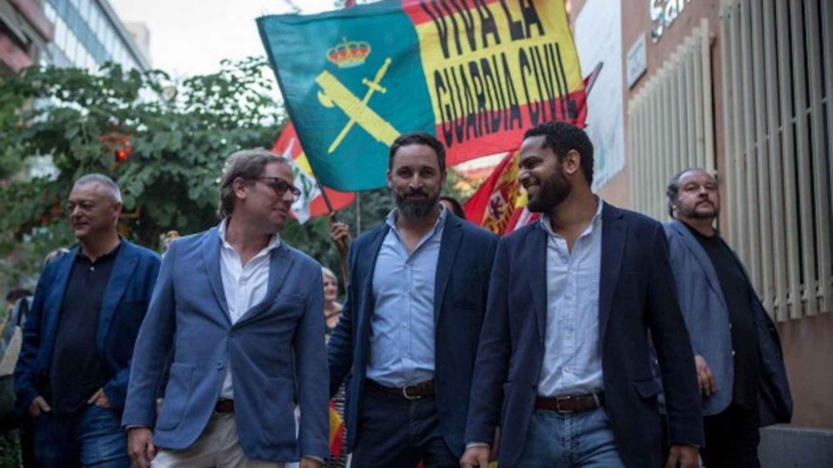 Santiago Abascal de VOX con Ignacio Garriga en Barcelona para defender a la Guardia Civil